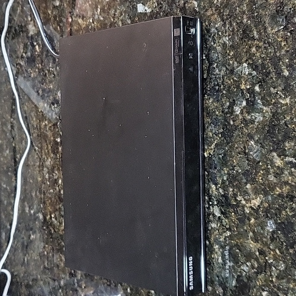 SAMSUNG DVD-E360  DVD Player No Remote or AV